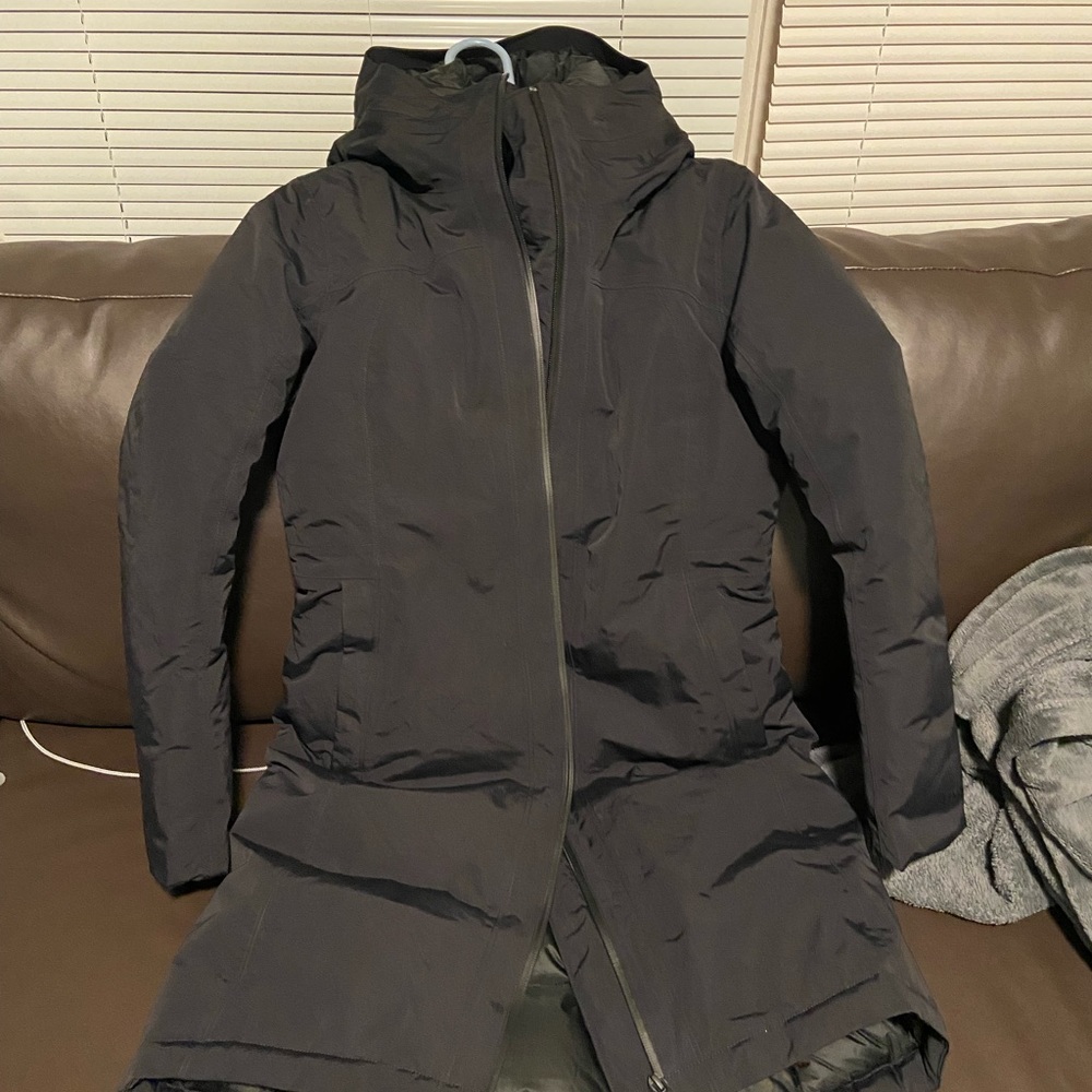 Lululemon black snow warrior parka